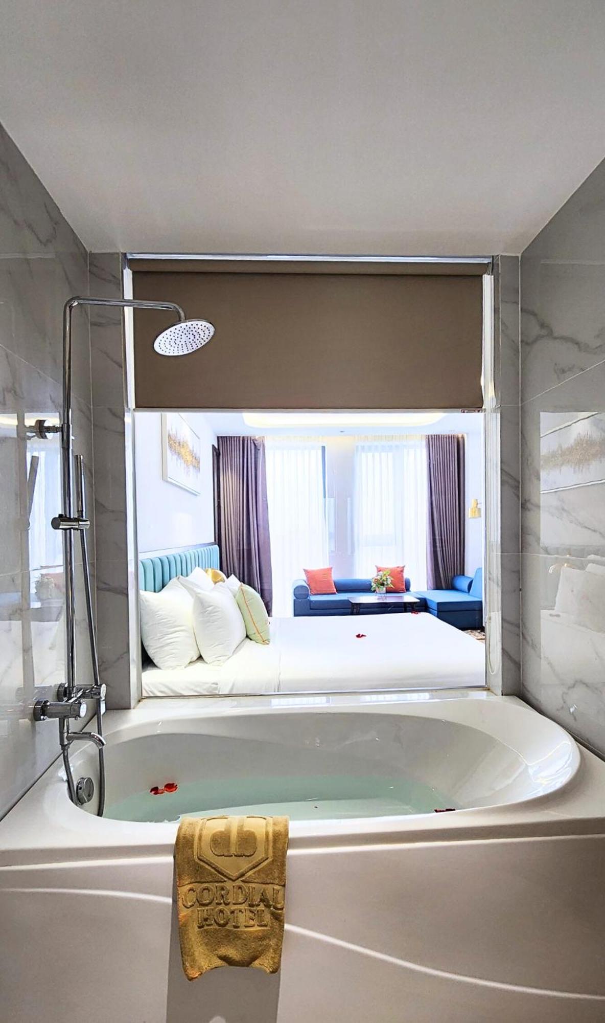 Cordial Grand Hotel Da Nang Beach - Infinity Rooftop Pool Luaran gambar