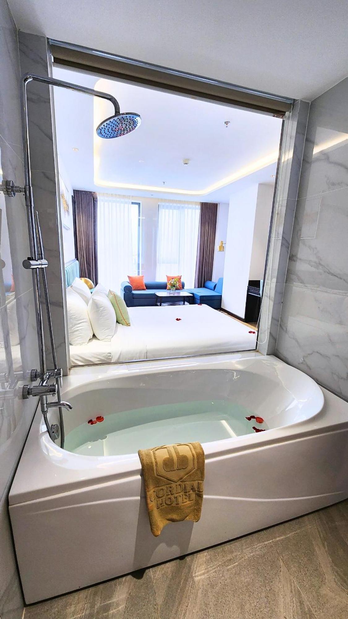 Cordial Grand Hotel Da Nang Beach - Infinity Rooftop Pool Luaran gambar